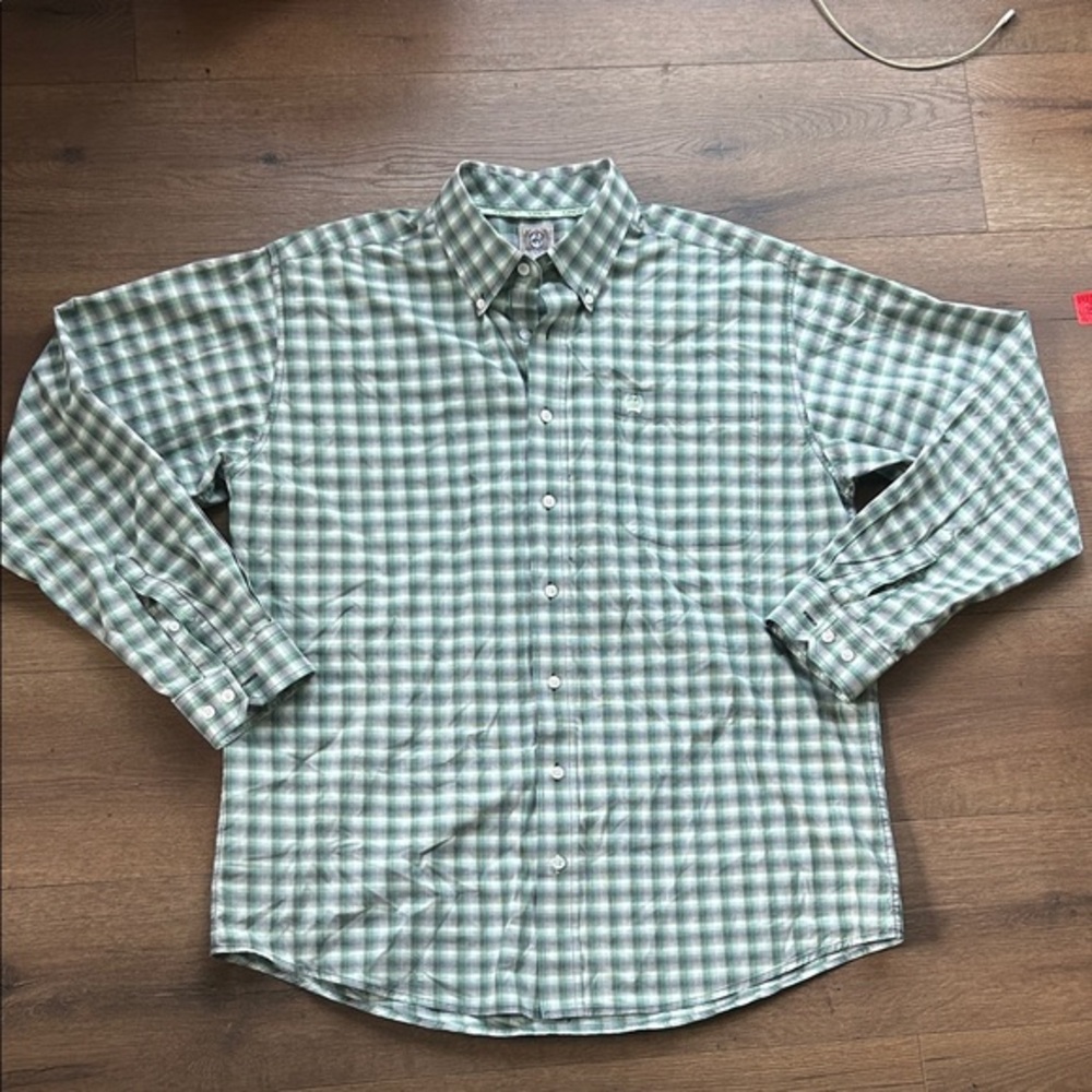 Cinch Light Green and White Plaid Button-Down Shirt !! Medium